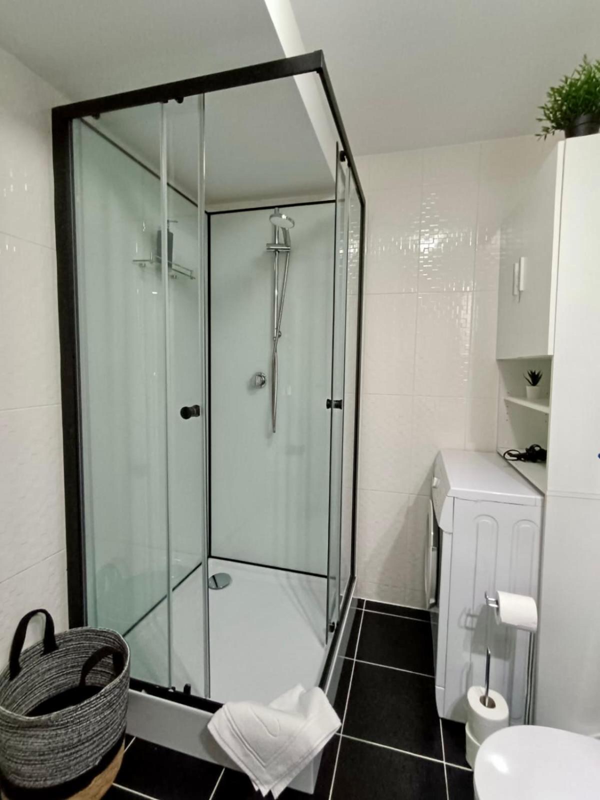 Close To Bucharest Airport & Therme-Self Check-In Otopeni Exterior photo